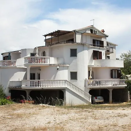 Apartment By The Sea Jezera, Murter - 5120 Jezera